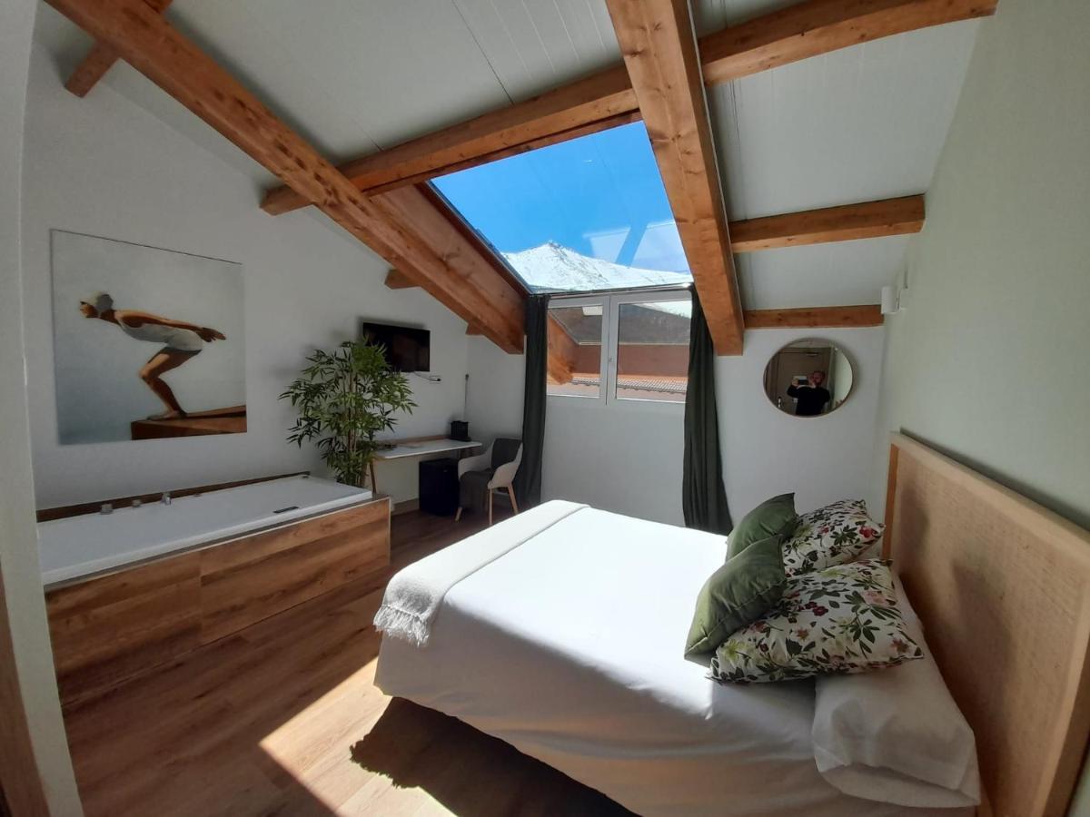Hotel Camino De Las Estrellas Serranillos Ngoại thất bức ảnh